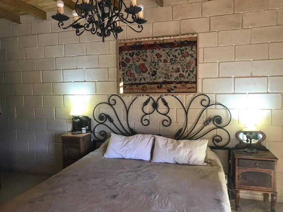 Chalet Chic La Guapeada